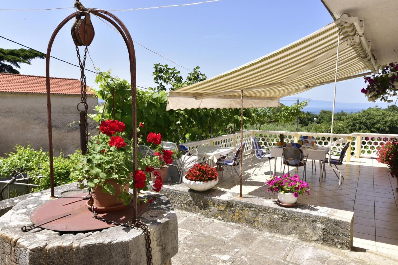 Guest House Tom Малинска Екстериор снимка