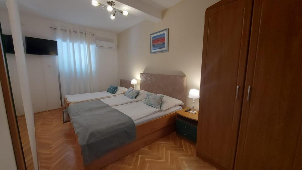 Guest House Tom Малинска Екстериор снимка