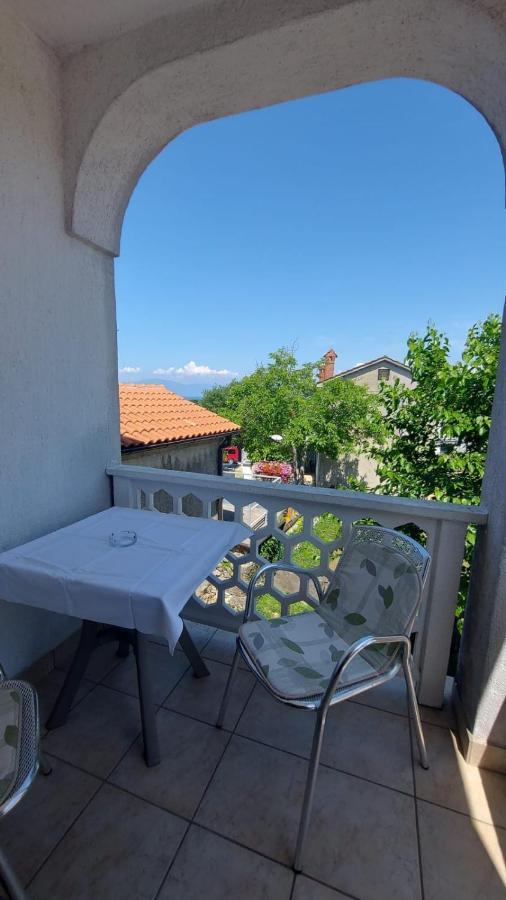 Guest House Tom Малинска Екстериор снимка